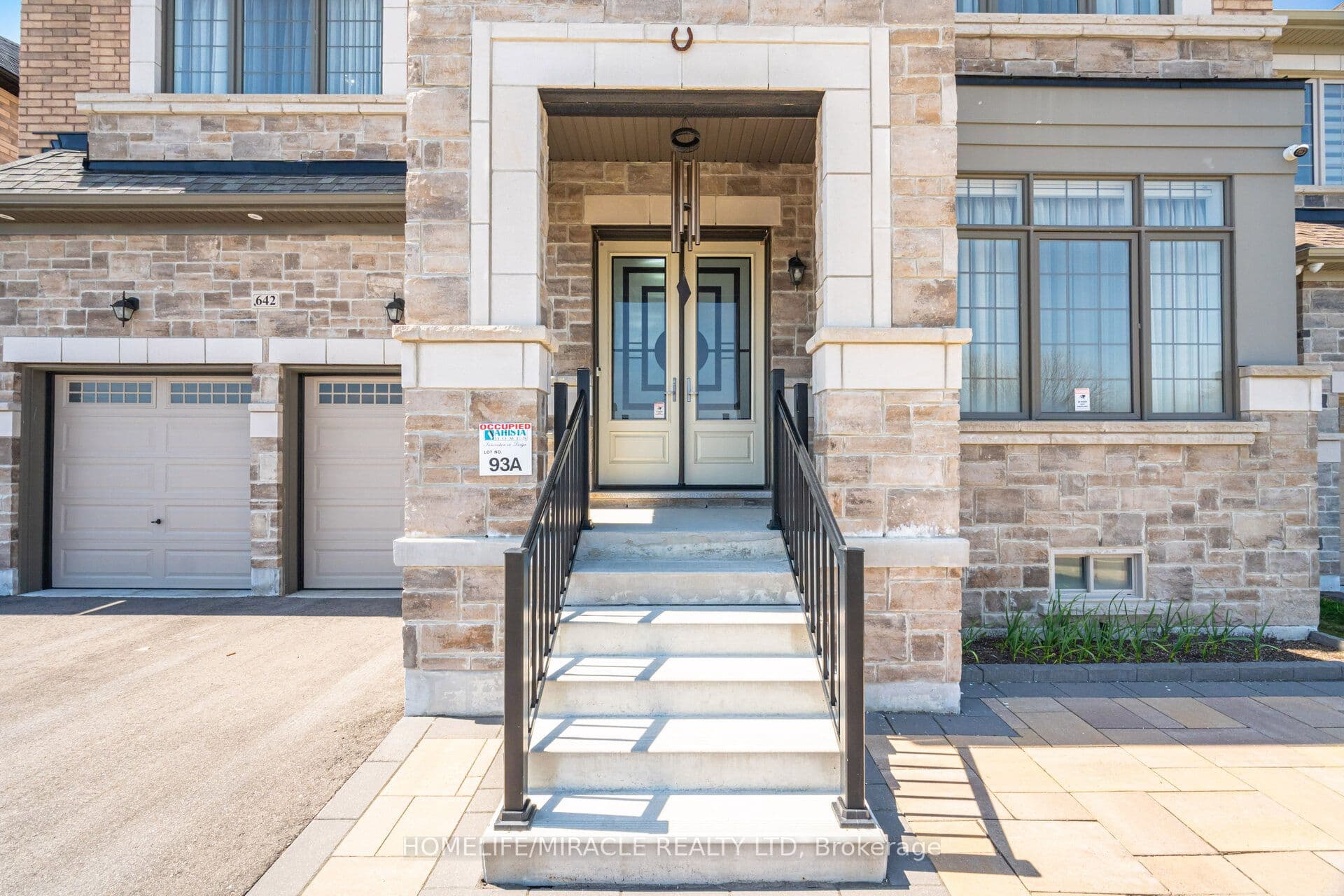 642 Barons Street, Vaughan